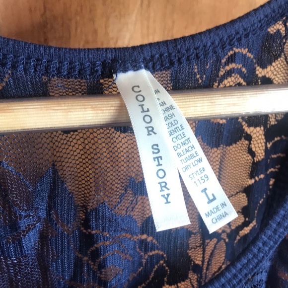 Navy blue lace top - Picture 3 of 3